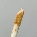 بافت کرمی کانسیلر مایع آرت اسکین روی پوست