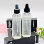 استفاده از اسپری فیکساتور مک مدل فیکس پلاس روی آرایش صورت