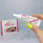 اعمال چسب مژه مصنوعی دان روی مژه